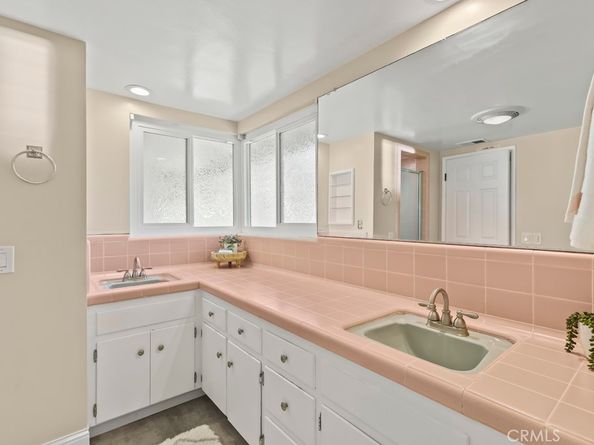 105 Country Club Court, Glendora CA 91741