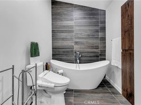 320 E Stocker 304, Glendale CA 91207