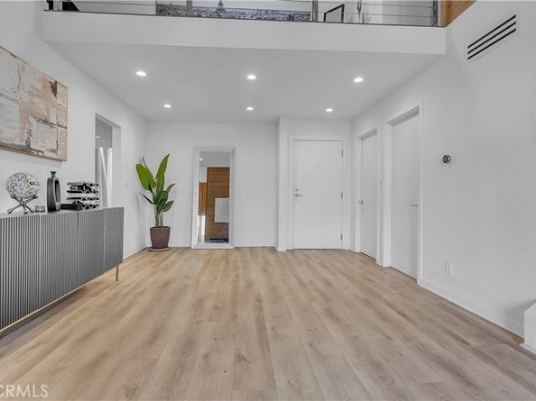 320 E Stocker 304, Glendale CA 91207