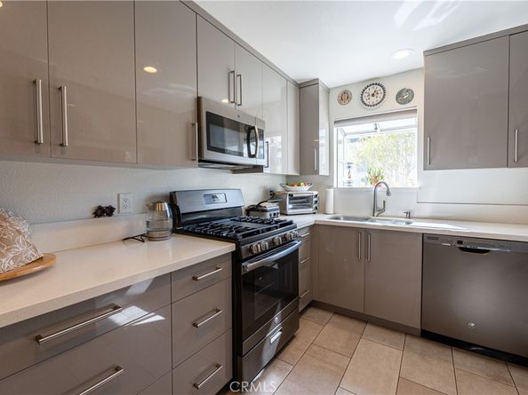 345 N Kenwood Street 104, Glendale CA 91206