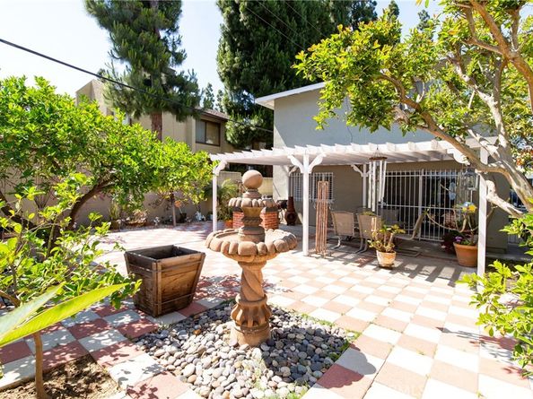 900 E Sagebank Street, Carson CA 90746