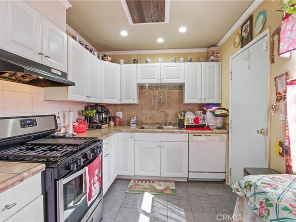 618 E 225th, Carson CA 90745