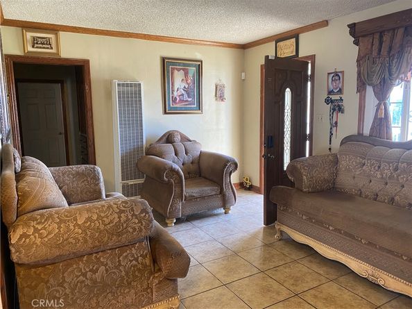 1913 E McMillan, Compton CA 90221