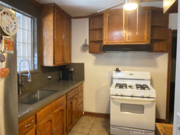 1913 E McMillan, Compton CA 90221