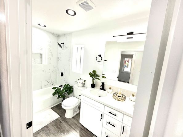 10816 Willowbrook, Los Angeles CA 90059