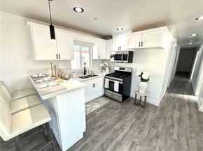 10816 Willowbrook, Los Angeles CA 90059