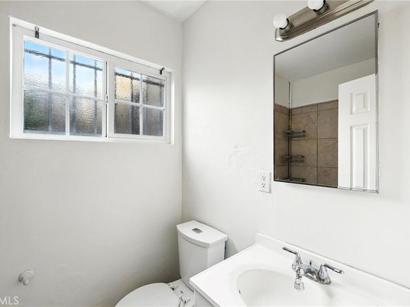 9430 Parmelee Avenue, Los Angeles CA 90002