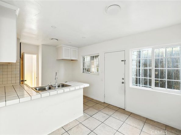 9430 Parmelee Avenue, Los Angeles CA 90002