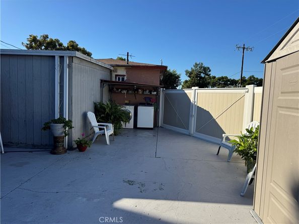 10406 San Carlos, South Gate CA 90280