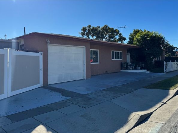 10406 San Carlos, South Gate CA 90280