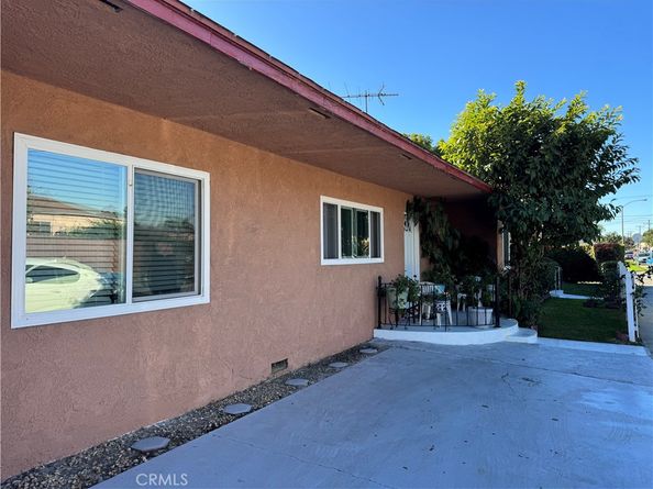 10406 San Carlos, South Gate CA 90280