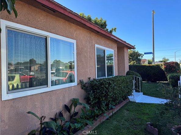 10406 San Carlos, South Gate CA 90280