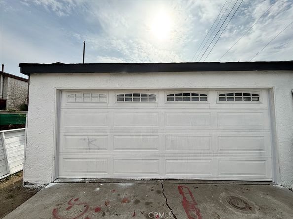 1705 E 111th Place, Los Angeles CA 90059