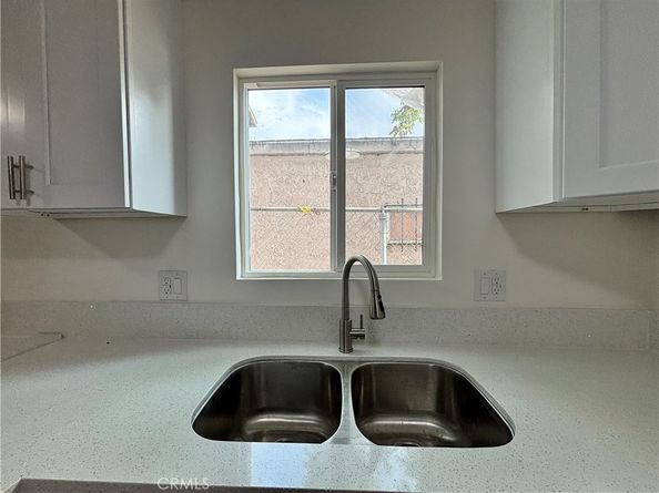 1705 E 111th Place, Los Angeles CA 90059