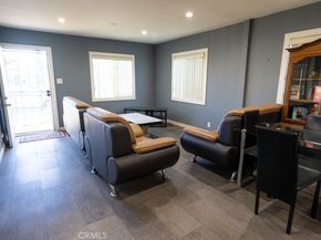 431 W 81st St, Los Angeles CA 90003