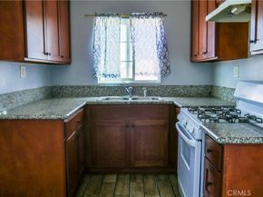 431 W 81st St, Los Angeles CA 90003