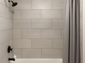 822 E 77th St, Los Angeles CA 90001