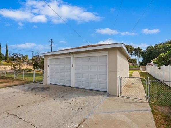 433 435 N Basque, Fullerton CA 92833