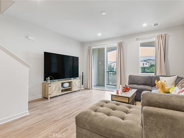 125 Dove Lndg, Covina CA 91722