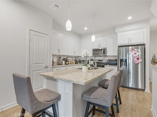 125 Dove Lndg, Covina CA 91722