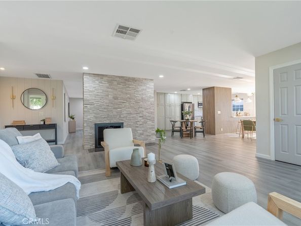 2747 El Caminito, La Crescenta CA 91214