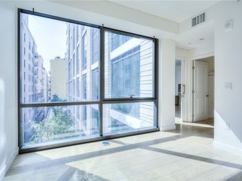 400 S Broadway