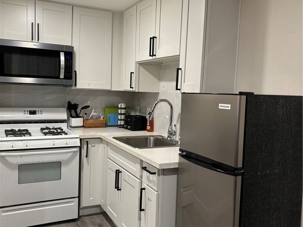 1830 E Villa Street, Pasadena CA 91107