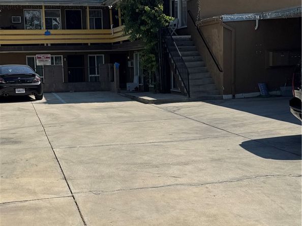 1830 E Villa Street, Pasadena CA 91107