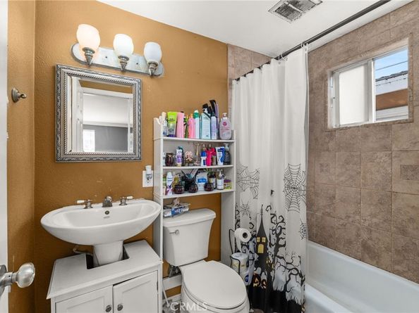 750 Glenshaw Drive, La Puente CA 91744