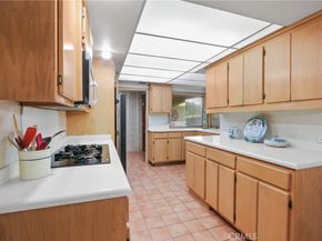 946 W La Deney, Ontario CA 91762