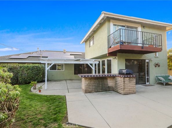 946 W La Deney, Ontario CA 91762