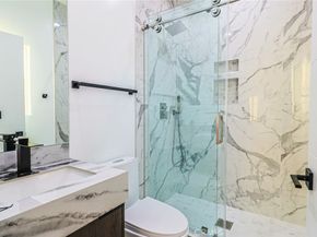 4848 W 17th, Los Angeles CA 90019