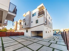 4848 W 17th, Los Angeles CA 90019