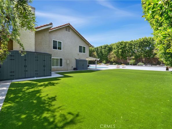 19523 Ballinger Street, Northridge CA 91324