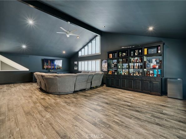 19523 Ballinger Street, Northridge CA 91324