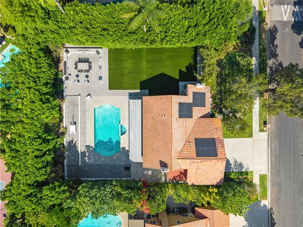 19523 Ballinger Street, Northridge CA 91324