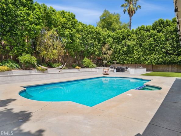 19523 Ballinger Street, Northridge CA 91324