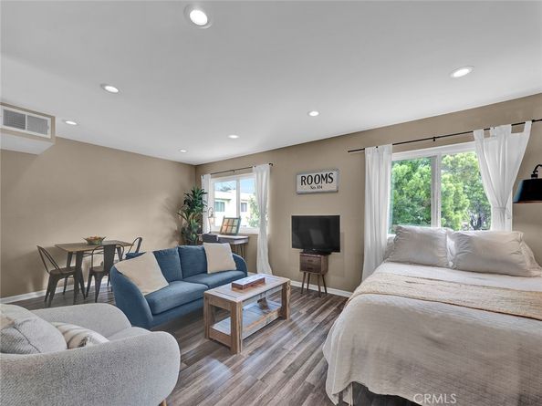 11813 Runnymede Street 44, North Hollywood CA 91605
