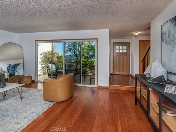 7727 Via Capri, Burbank CA 91504