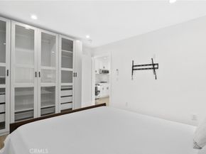 2129 N Pepper Street, Burbank CA 91505