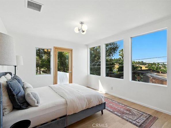 854 W Avenue 37, Los Angeles CA 90065