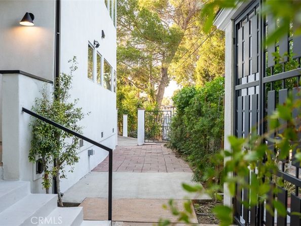 854 W Avenue 37, Los Angeles CA 90065