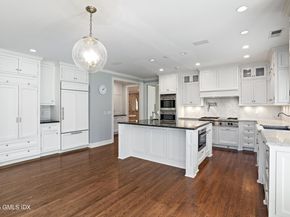 52 Round Hill Road, Greenwich CT 06831