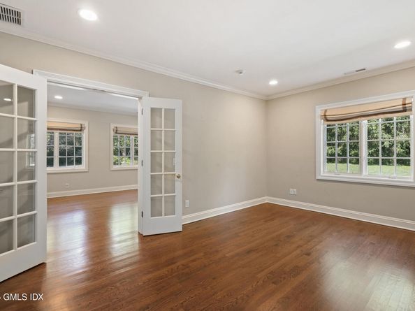 52 Round Hill Road, Greenwich CT 06831