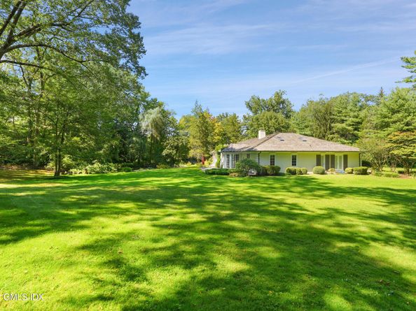 52 Round Hill Road, Greenwich CT 06831