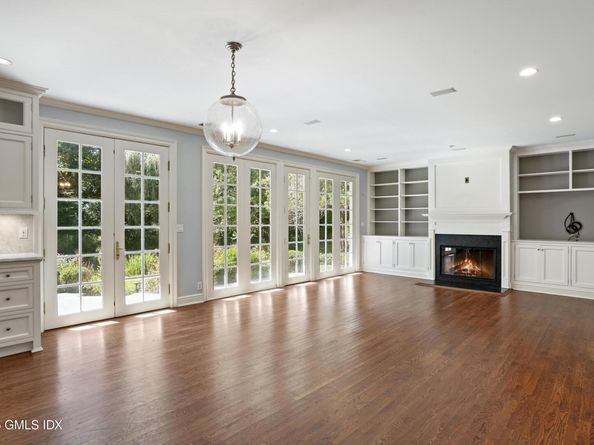 52 Round Hill Road, Greenwich CT 06831