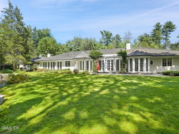 52 Round Hill Road, Greenwich CT 06831
