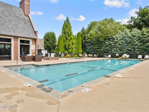 77 Havemeyer Lane 313, Stamford CT 06902