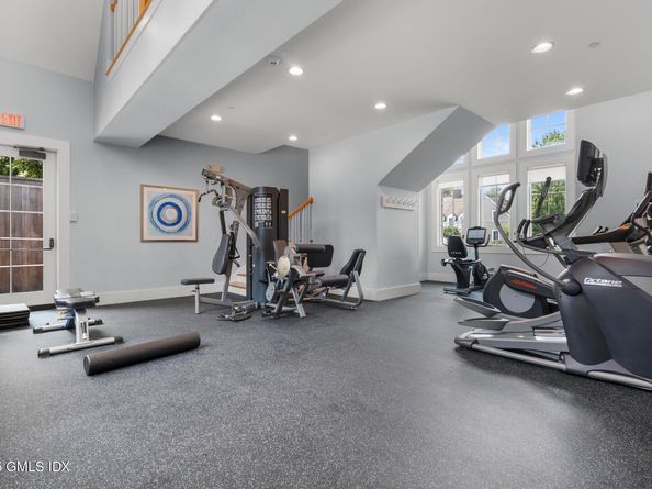 77 Havemeyer Lane 313, Stamford CT 06902