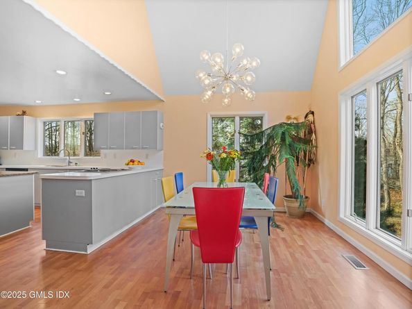 681 River Road, Cos Cob CT 06807